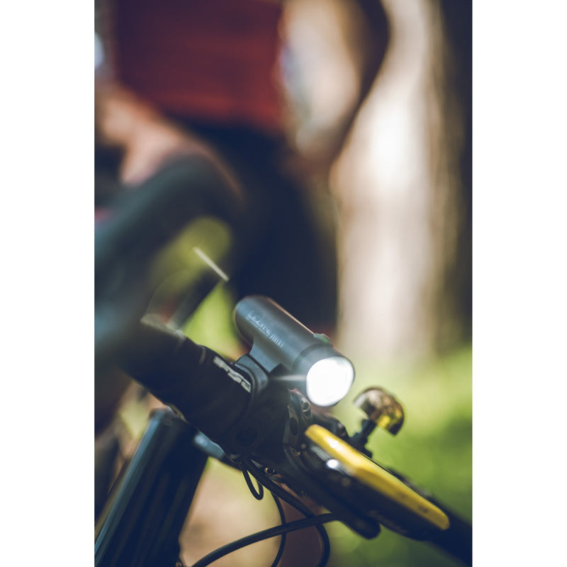 Lezyne Classic Drive 700XL Bicycle Head Light, 95 Hour Runtime, 8 Output Modes, High Performance Front Light