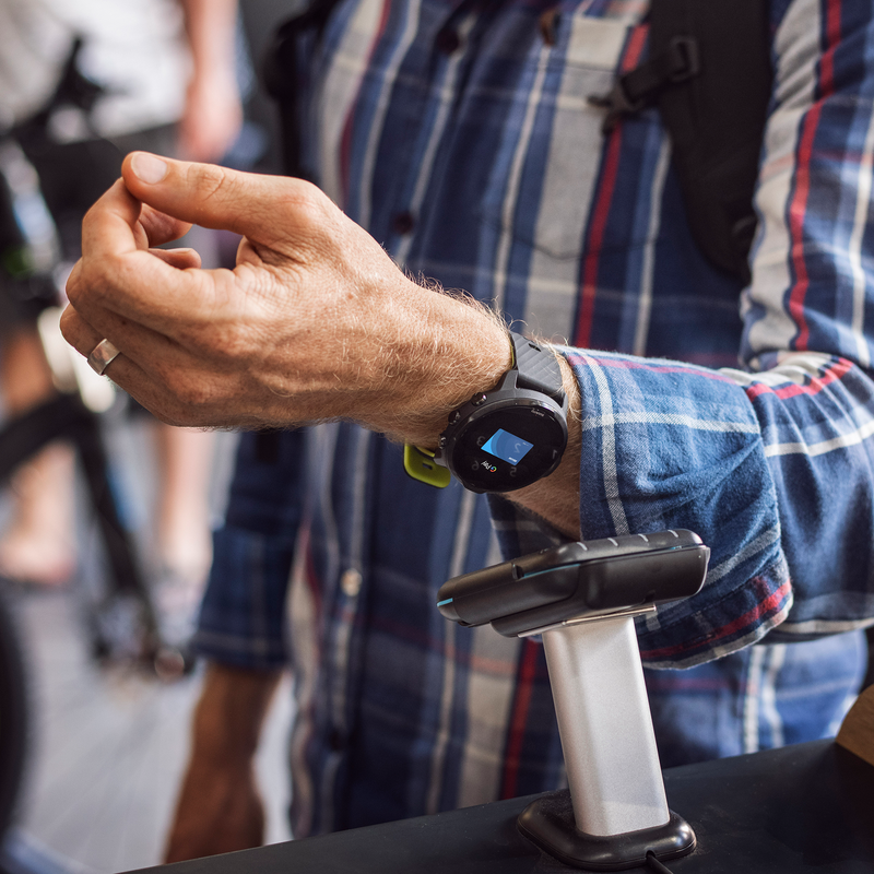 SUUNTO 7 Black Lime GPS Sports Smartwatch With Versatile Sports Experience with Wearable4U Power Bank Bundle